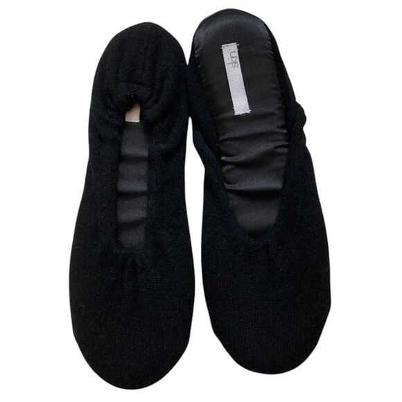 SKIN Cashmere Ballet Slippers Flats luxury gift soft warm NWOT size small 5/6 - Picture 1 of 7